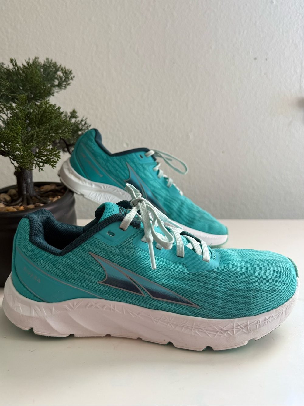 Altra Rivera Women size 6 Turquoise Athletic Running Shoes